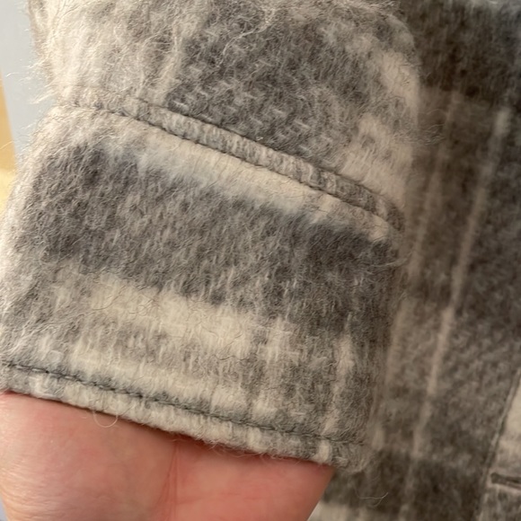 Tahari Shacket - Picture 2 of 5